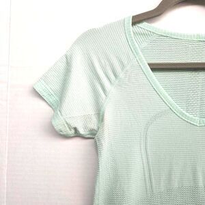 Lululemon Swiftly Tech Short Sleeve (Curved V-Neck) | Women’s Size 6 - Aqua Mint